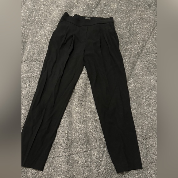 Low rise 00 aritzia trousers, slightly cropped - Picture 1 of 2